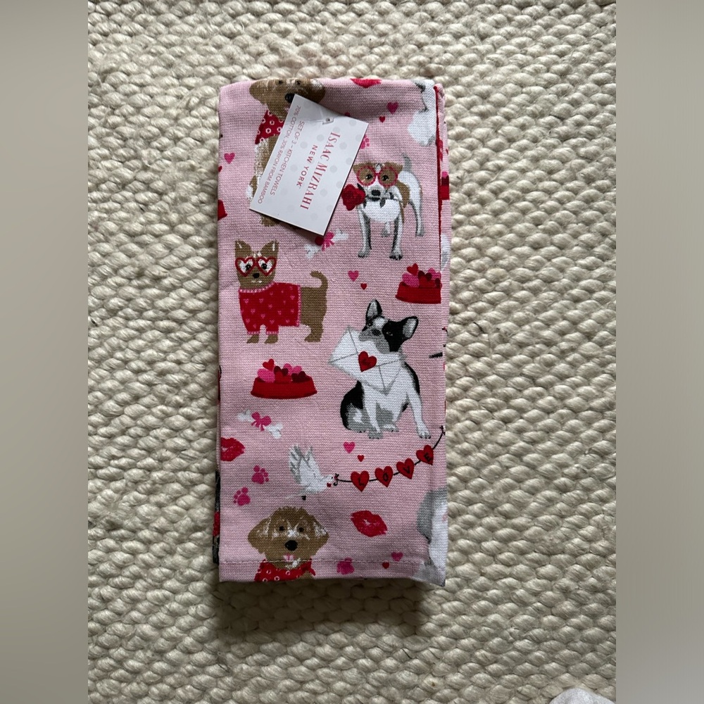 NEW Set of 3 Isaac Mizrahi Hand Kitchen Towels Dogs Love Valentine’s Day Gift